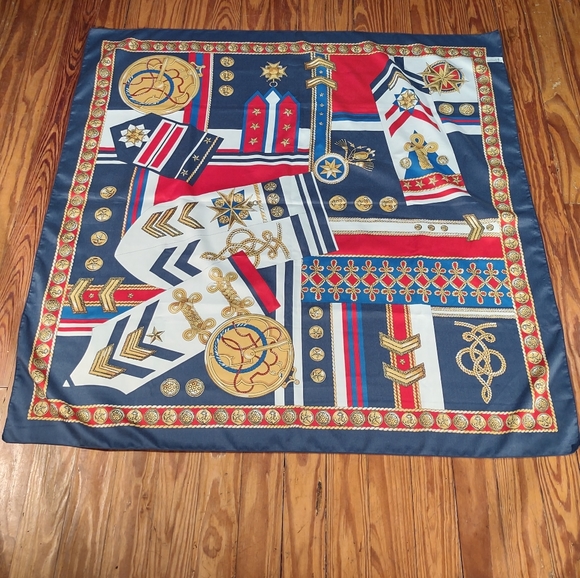 Symphony Scarfs Made In Italy 100% Polyester Microfiber Scarf 34" X 34" - Picture 4 of 7